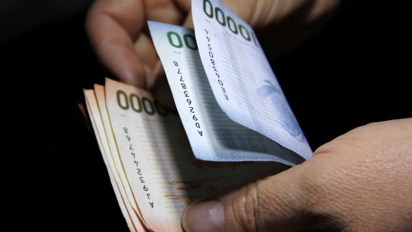 Insólito error bancario: Recibió $154 millones por equivocación, no devolvió el dinero y ahora enfrenta una querella
