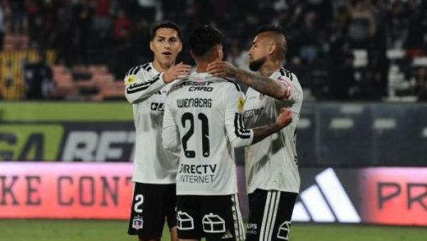 "¿Qué hace ahí?": Colo Colo presentó formación contra Unión La Calera y todos se dieron cuenta de un detalle
