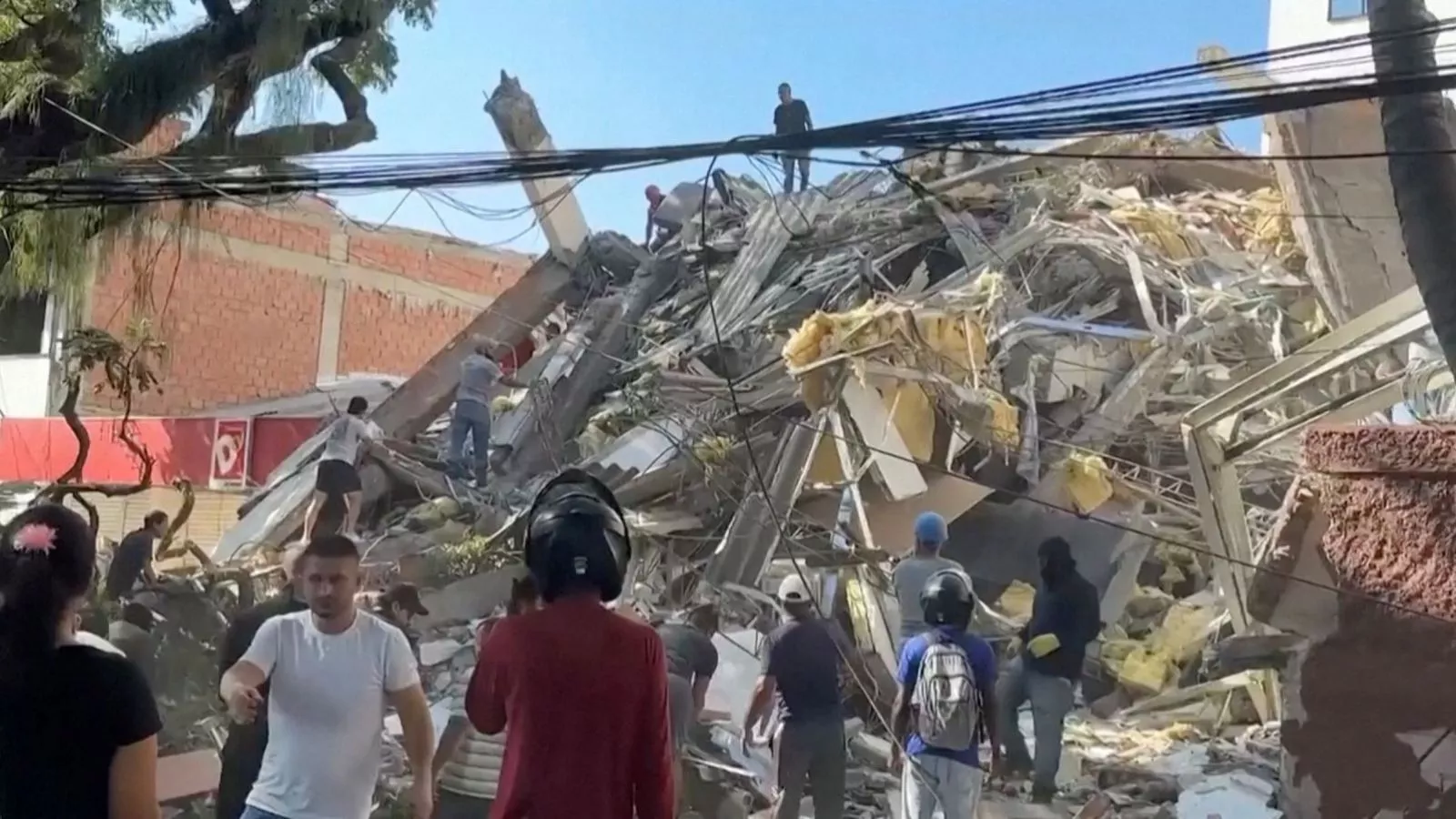 Al menos 22 muertos por terremoto de magnitud 7,4 en Colombia