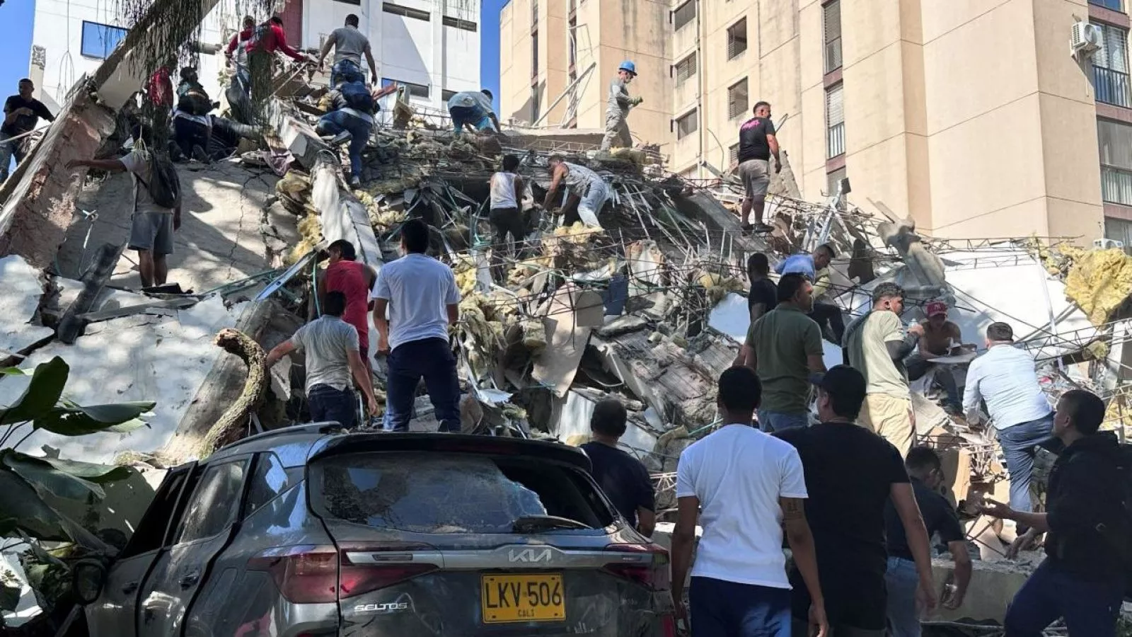 Cifra de muertos por terremoto en Colombia asciende a 111, dice presidente
