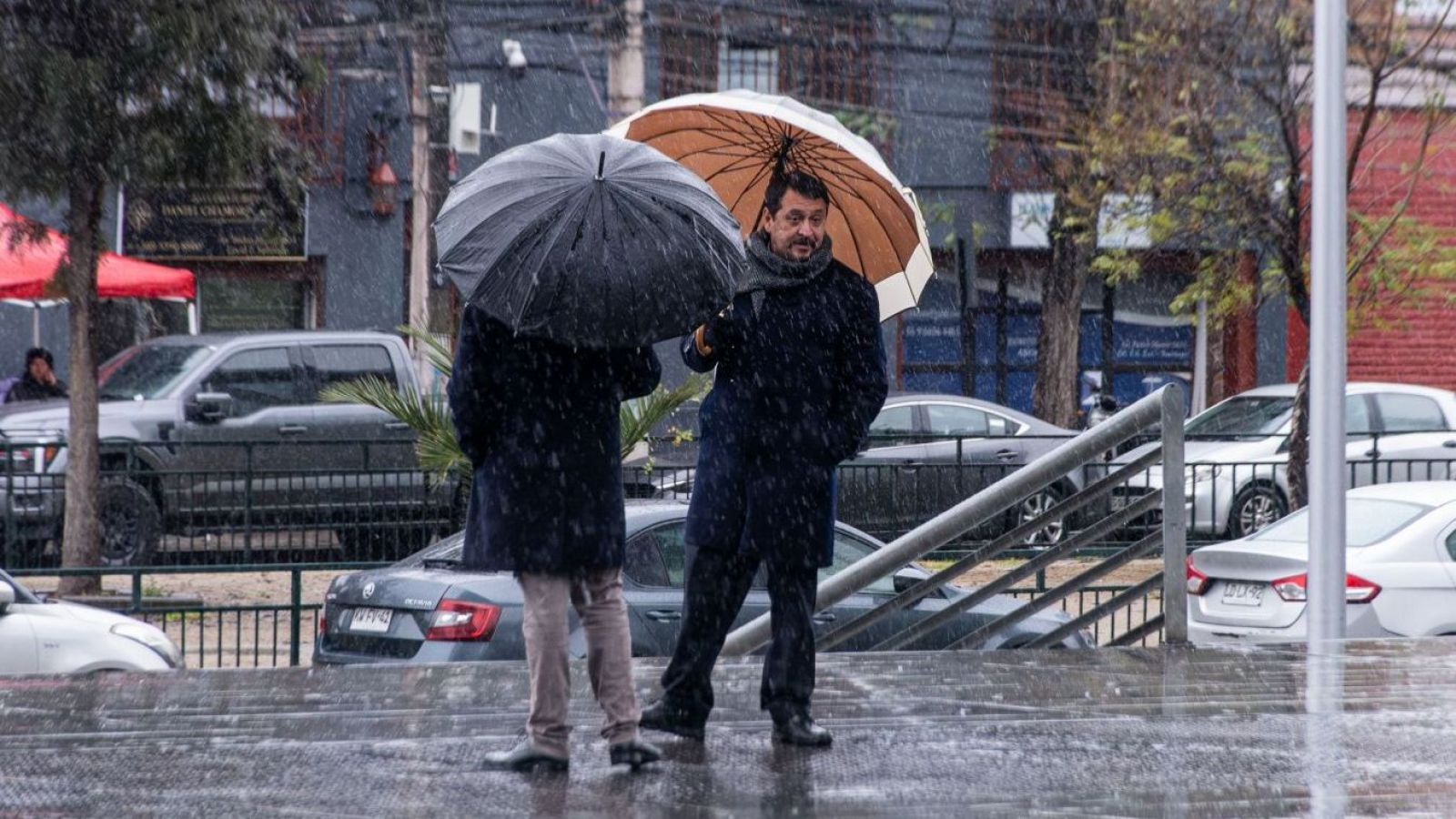 <p>Nuevo sistema frontal se acerca a la zona central: ¿cuándo lloverá en Santiago y Valparaíso?</p>
