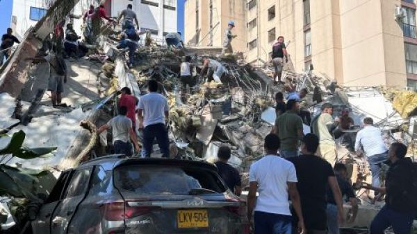 <p>Cifra de muertos por terremoto en Colombia asciende a 111, dice presidente</p>Cifra de muertos por terremoto en Colombia asciende a 111, dice presidente

