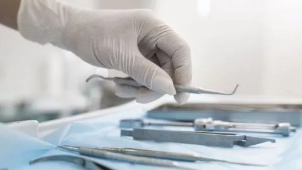 Justicia condena a clínica dental a pagar $15 millones tras extraer una muela por error