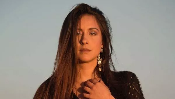 Denise Rosenthal y “Flor de Lis”: cómo las reproducciones de Spotify financiarán psicoterapia gratuita