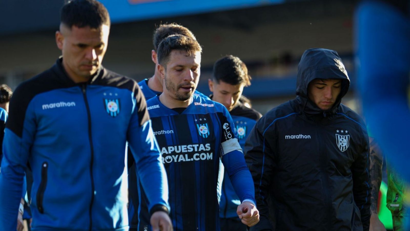 Nueva polémica en el fútbol chileno: "Camarín del equipo visitante y de árbitros no cuenta con agua caliente"
