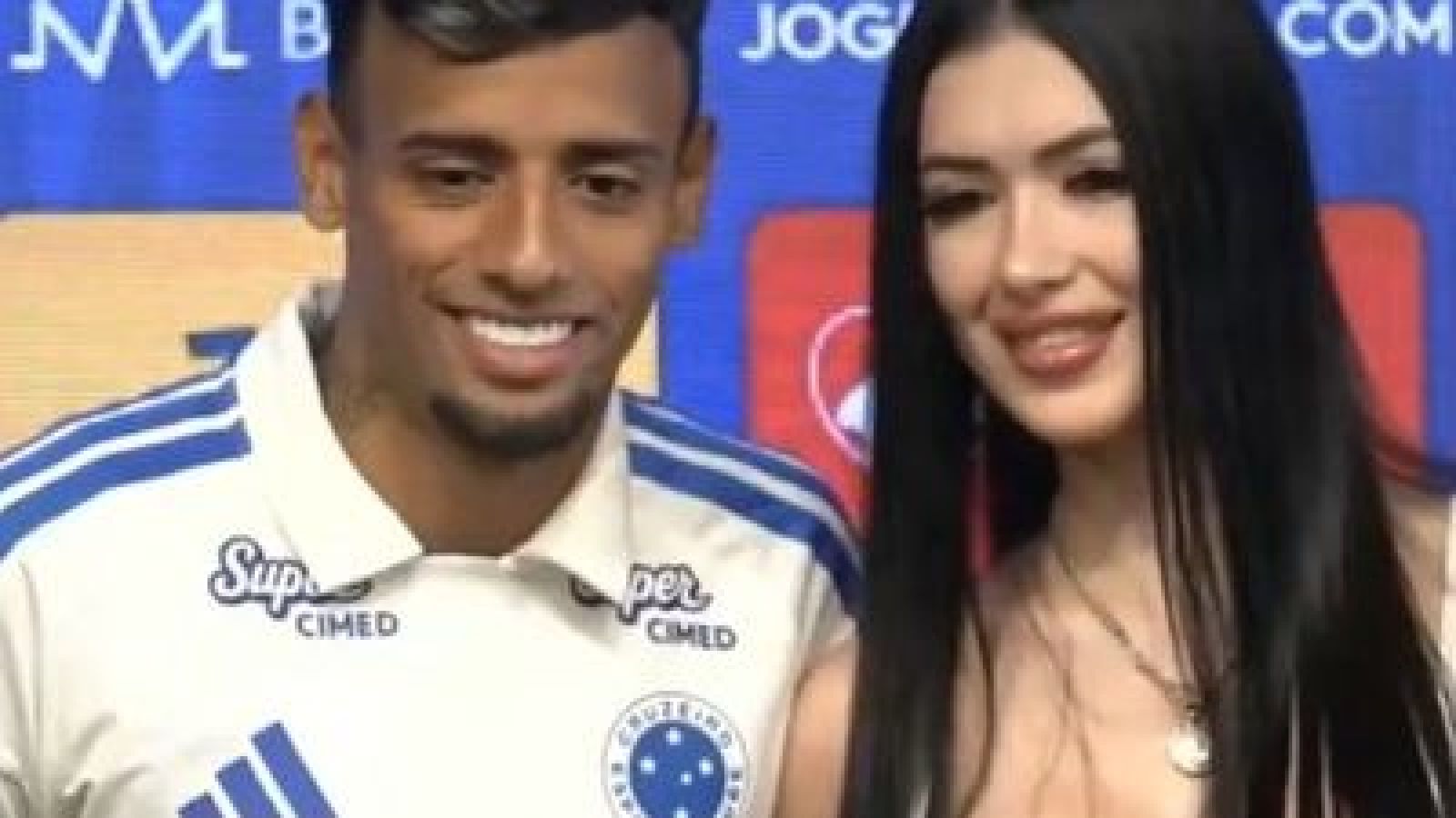 La incómoda presentación en Cruzeiro: El gesto de la novia del jugador que se hizo viral
