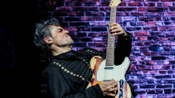 Ángel Parra celebra los 30 años de "Piscola Standards" con un concierto en el Teatro CA660 y una edición especial en vinilo
