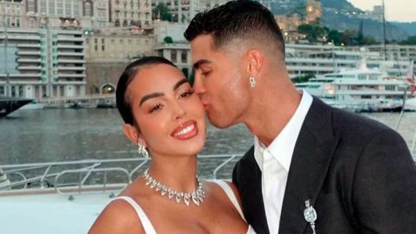 <p>Cristiano Ronaldo y Georgina Rodríguez confirman su matrimonio y mostraron sus anillos</p>Cristiano Ronaldo y Georgina Rodríguez confirman su matrimonio y mostraron sus anillos
