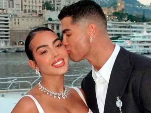 Cristiano Ronaldo y Georgina Rodríguez confirman su matrimonio y mostraron sus anillos