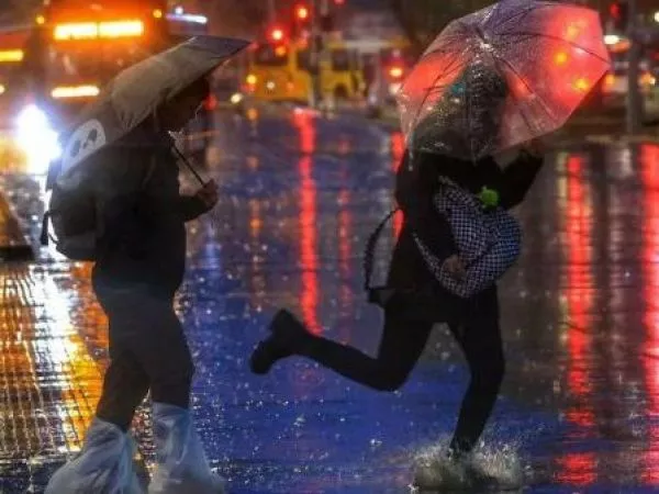 Nuevo sistema frontal llegará a la zona central: lluvias, tormentas eléctricas y vientos de hasta 70 km/h