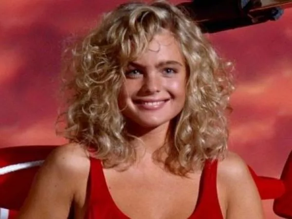 Estrella de Baywatch anuncia su debut en OnlyFans a los 56 años