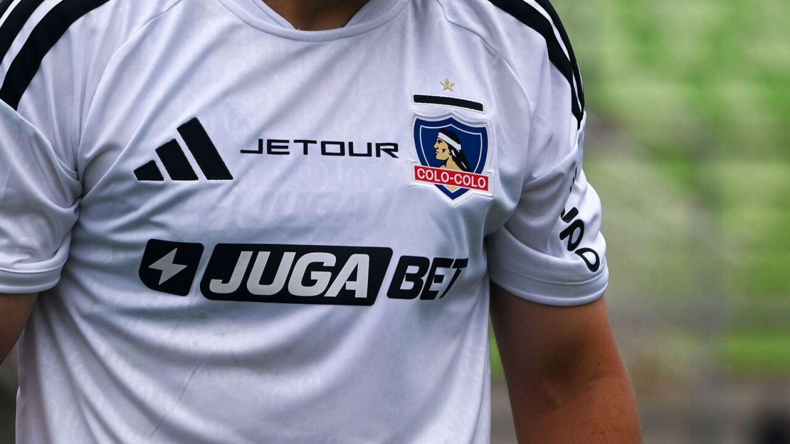 Sorpresa en el mercado: Dejó Colo Colo y fichó en Universidad Católica
