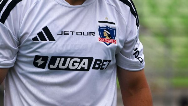 Sorpresa en el mercado: Dejó Colo Colo y fichó en Universidad Católica
