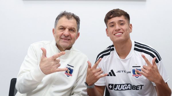 "Vergonzoso": La reacción de los hinchas brasileños tras el préstamo de Iván Román a Colo Colo
