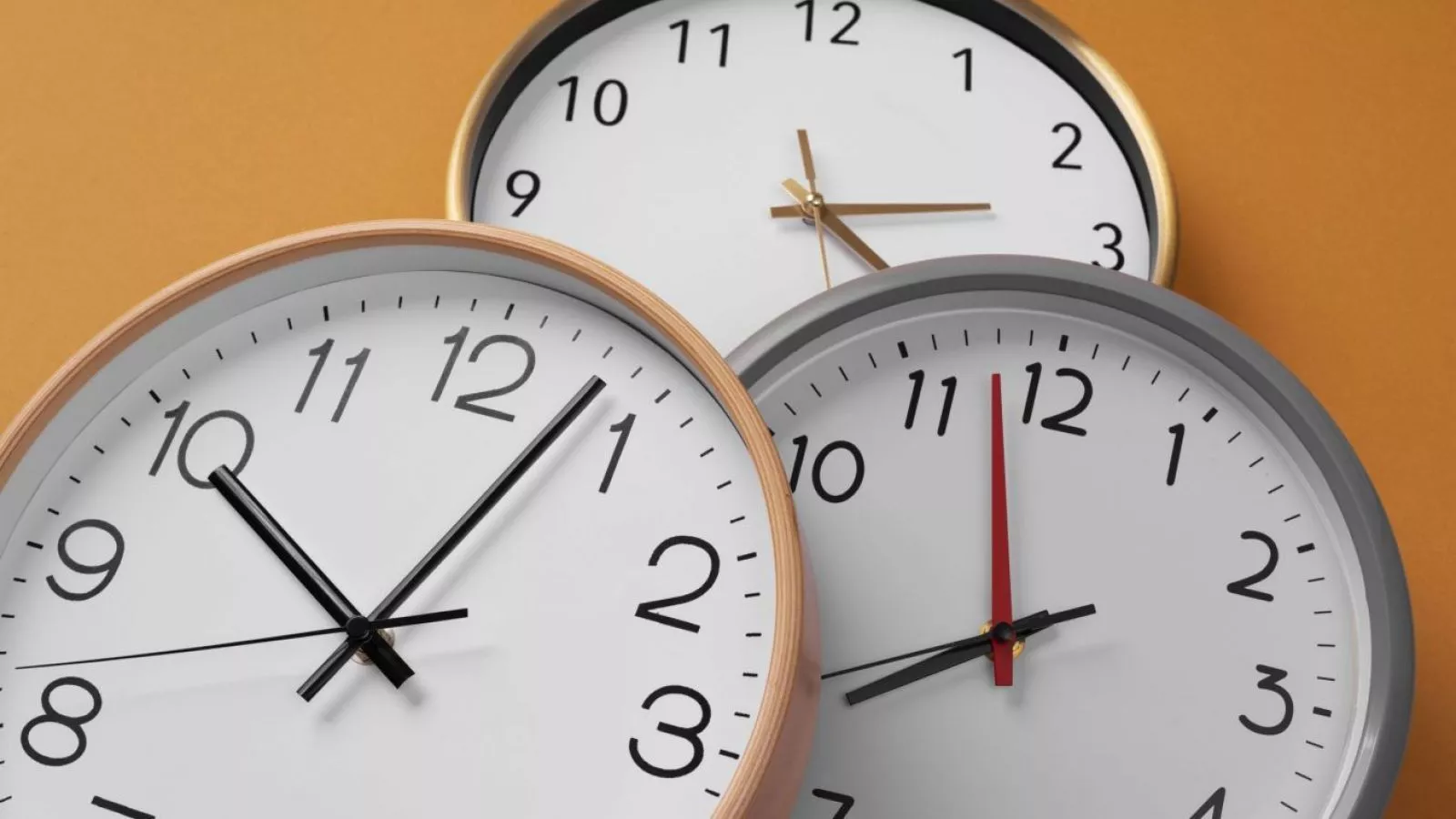 Horario de verano en Chile: cuándo se adelantarán los relojes y qué regiones quedarán fuera