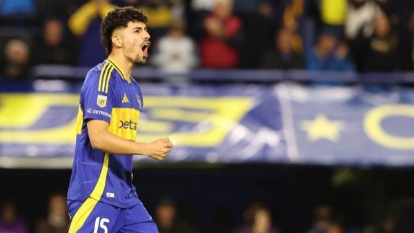 Será compañero de un chileno: El destino de Williams Alarcón tras dejar Boca Juniors
