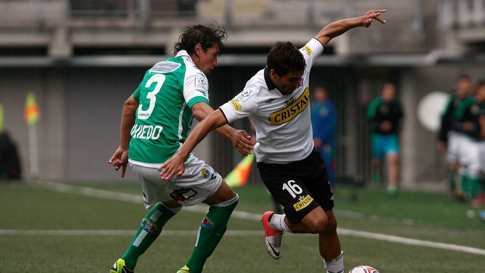 Ex campeón del fútbol chileno se desempeña hoy como chofer de la Delegación Presidencial: "Hay días difíciles"
