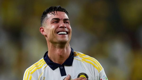 Cristiano Ronaldo acapara las miradas con su nuevo look
