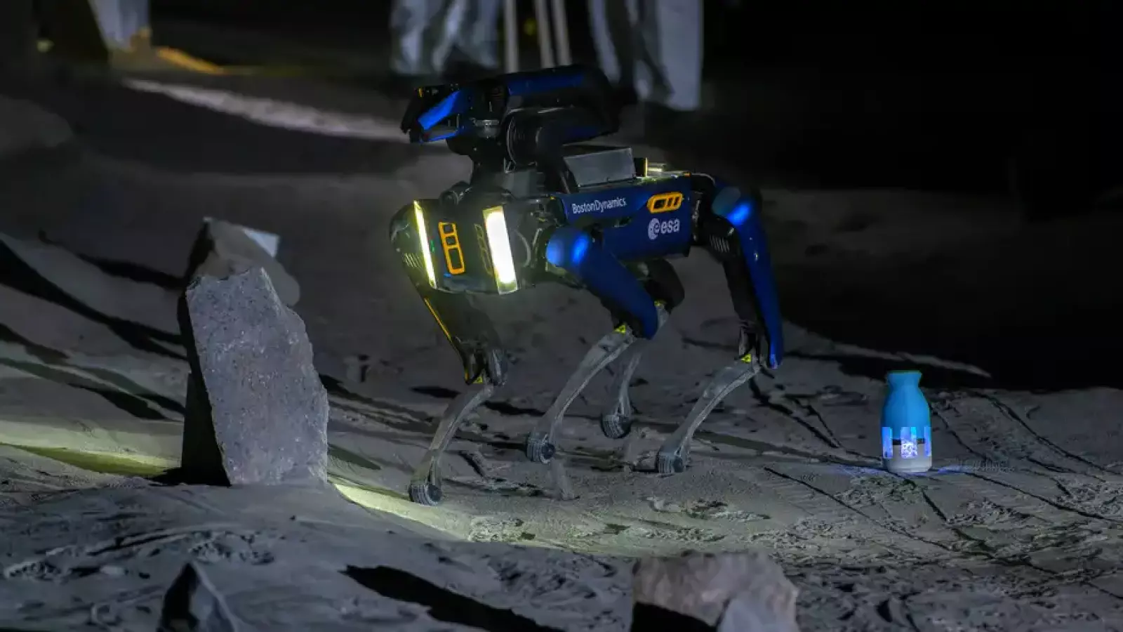 China enviará perros robot a la Luna para su base de 2035