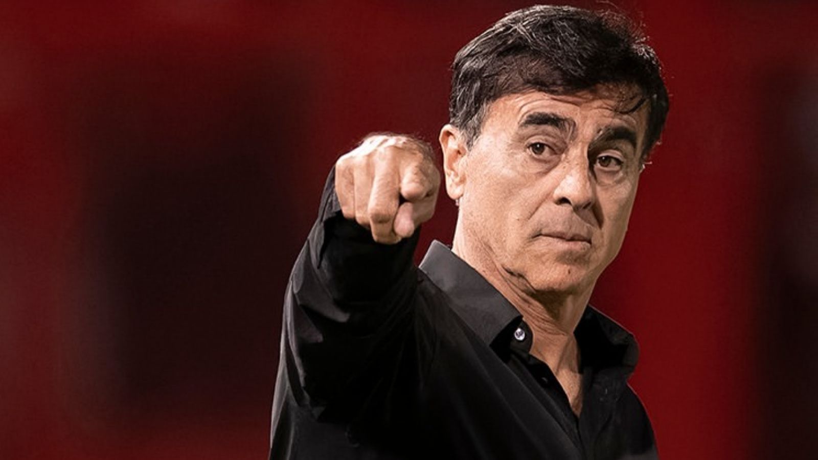 El ex Colo Colo que reemplazará al despedido Gustavo Quinteros en Independiente de Avellaneda
