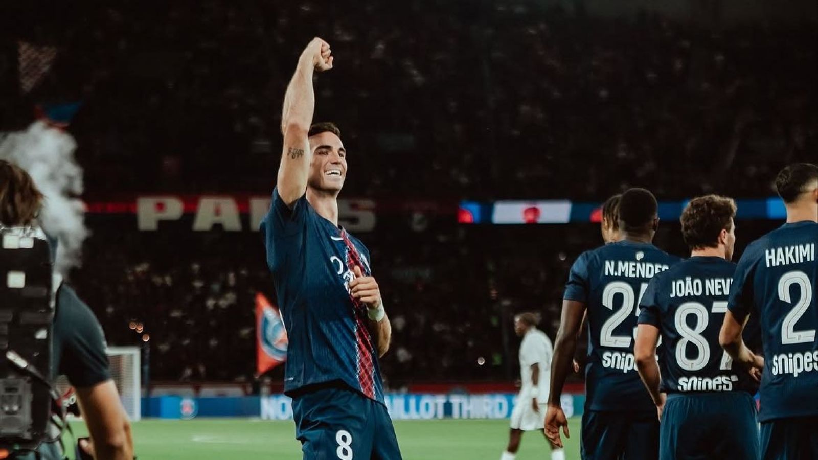 "Rompe con los lujos": Campeón del mundo y figura del PSG sorprende con su auto
