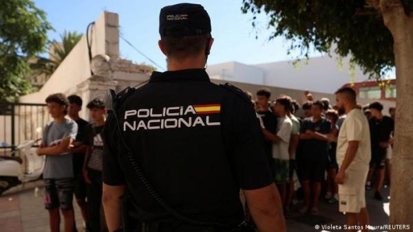 <p>Las autoridades han aconsejado a la población que mantenga la calma y evite entrar y salir de edificios.</p>Terremoto de magnitud 5 en España deja daños materiales
