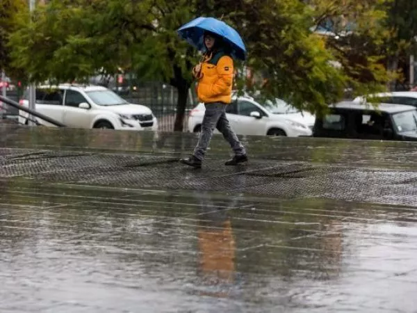 Lluvias inusuales azotarán el norte de Chile: advierten activación de quebradas y barro