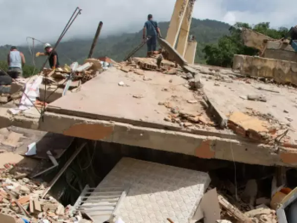 Cifra de fallecidos por sismos en Venezuela sube a 6.438