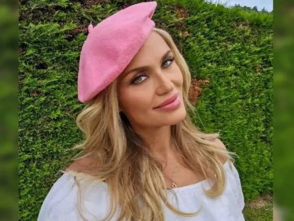 Kenita Larraín impacta a sus seguidores con su apariencia y divide opiniones en redes