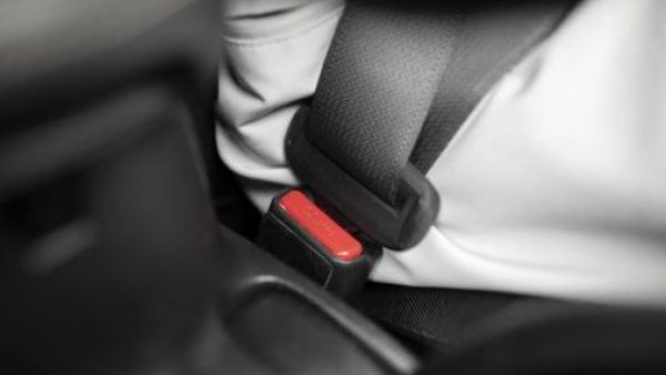 <p>Matrimonio recorrió 100 kilómetros sin saber que su hijo había muerto en el asiento trasero</p>Matrimonio recorrió 100 kilómetros sin saber que su hijo había muerto en el asiento trasero
