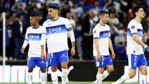 "No los quiere nadie": el cántico de los hinchas tras eliminación de Universidad Católica en la Copa Libertadores
