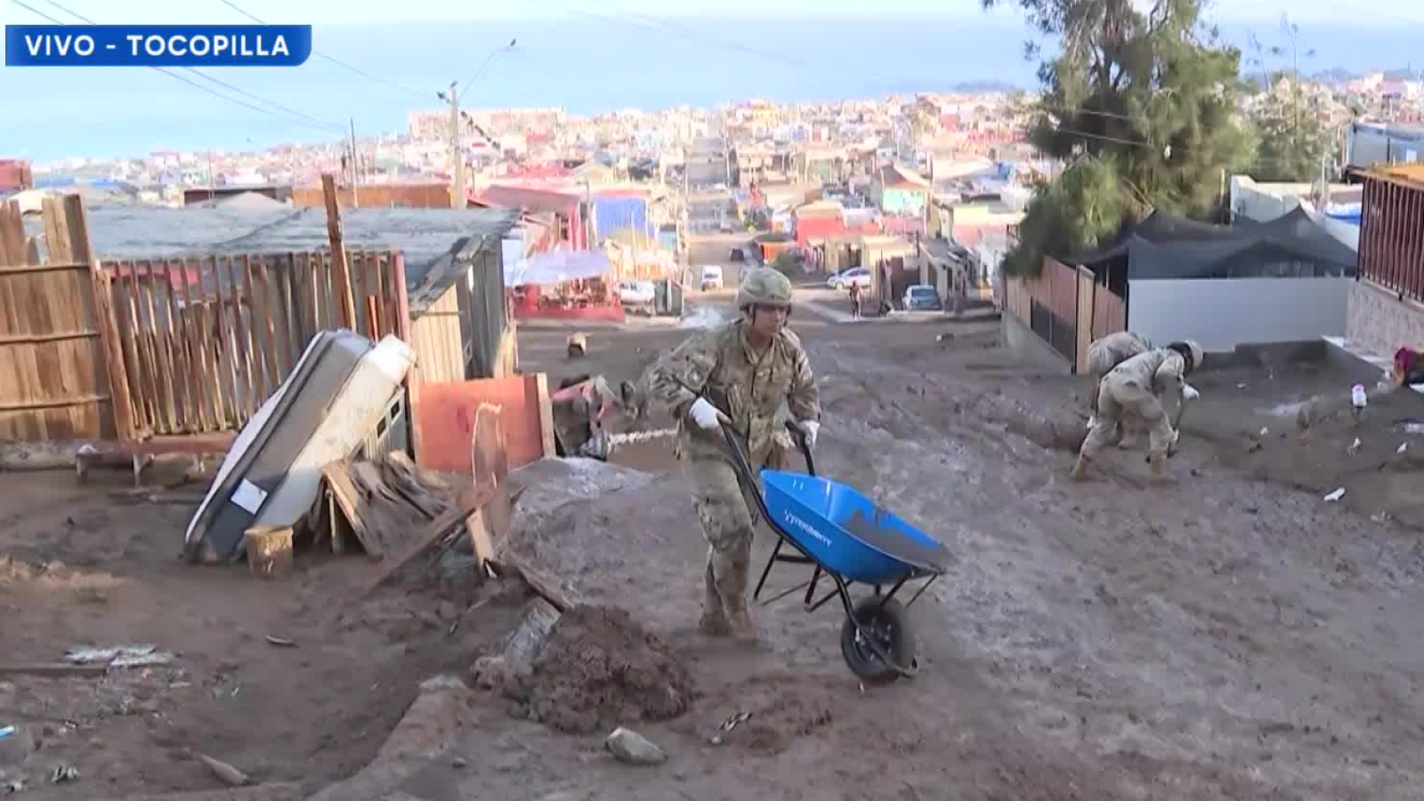 <p>Militares se suman a trabajos de remoción de escombros en Tocopilla</p>
