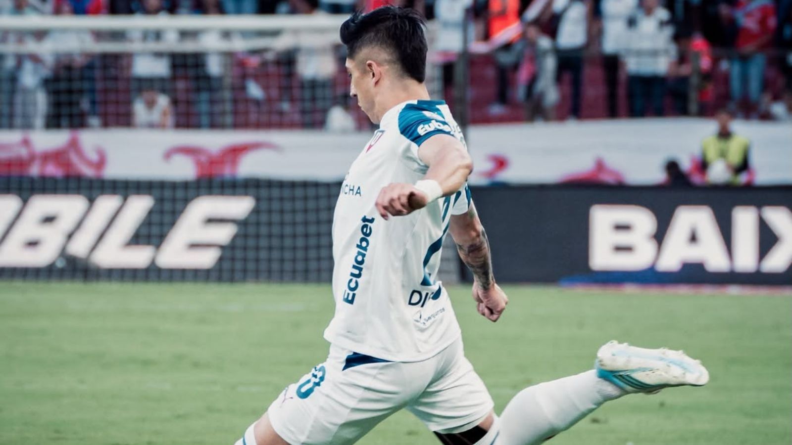 Soberbia definición: el chileno que se transformó en héroe y figura en la Copa Libertadores

