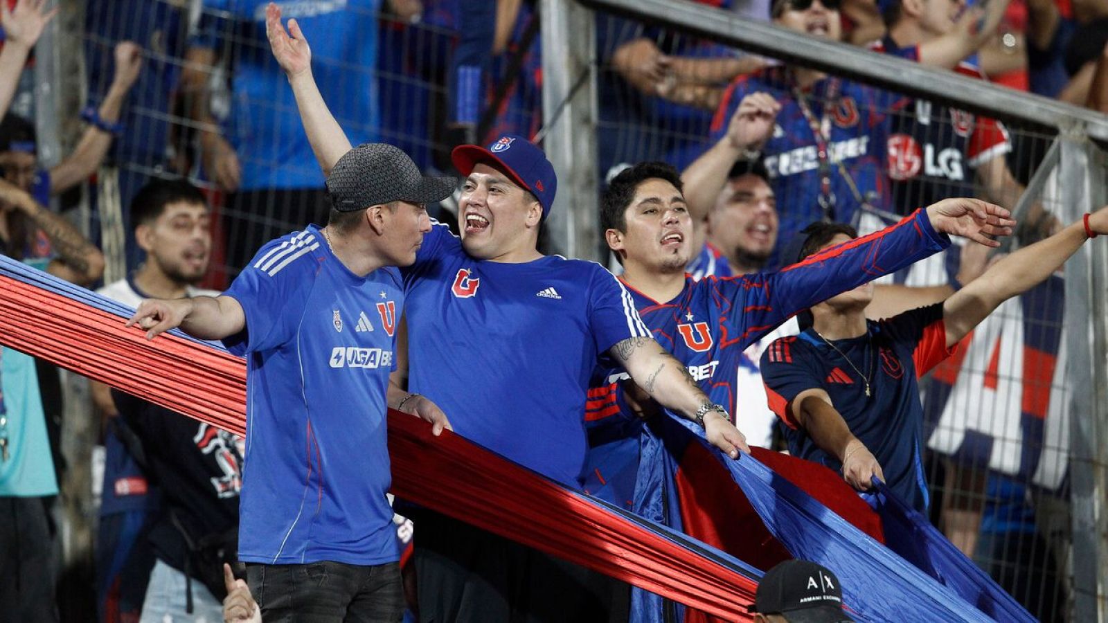 El banderazo de Universidad de Chile previo al Superclásico
