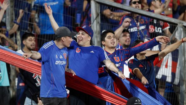 El banderazo de Universidad de Chile previo al Superclásico
