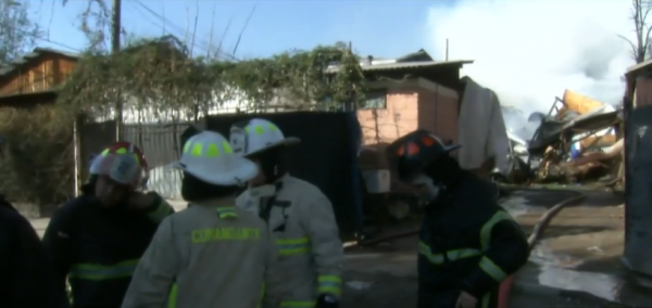 Incendio en Cerro Navia: habría personas atrapadas