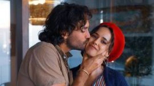 <p>Se adelantó el nacimiento: Matías Assler y Juanita Ringeling reciben a su tercera hija</p>Se adelantó el nacimiento: Matías Assler y Juanita Ringeling reciben a su tercera hija

