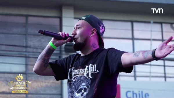 El escenario se prendió en fuego con el freestyle en la Fiesta de la Longaniza