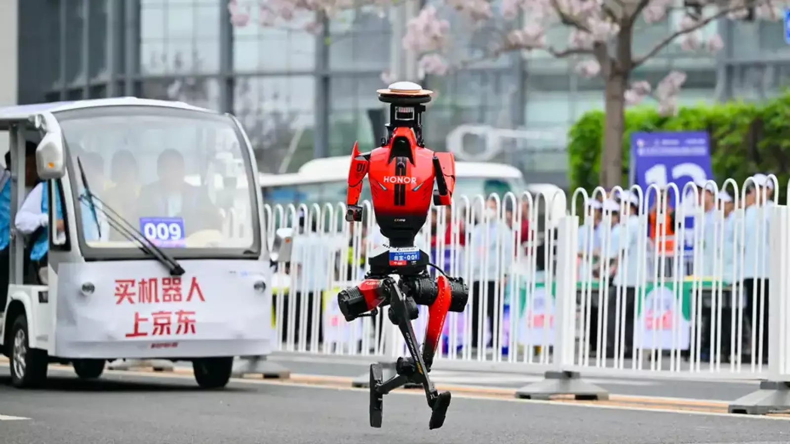 Robot chino supera récord mundial humano en los 100 metros