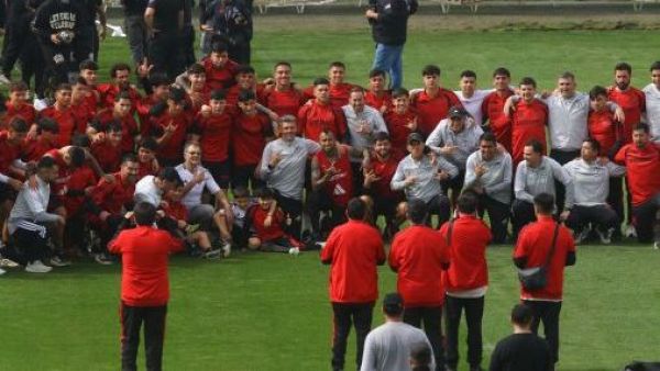 Colo Colo presentó la lista de citados para el Superclásico y todos se dieron cuenta del mismo detalle: "Tu momento ha llegado"
