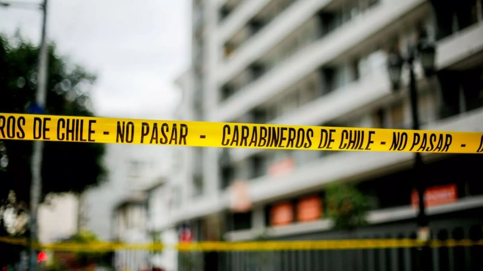 Hombre de 85 años muere tras caer desde el piso 11 de un edificio en calle Sazié