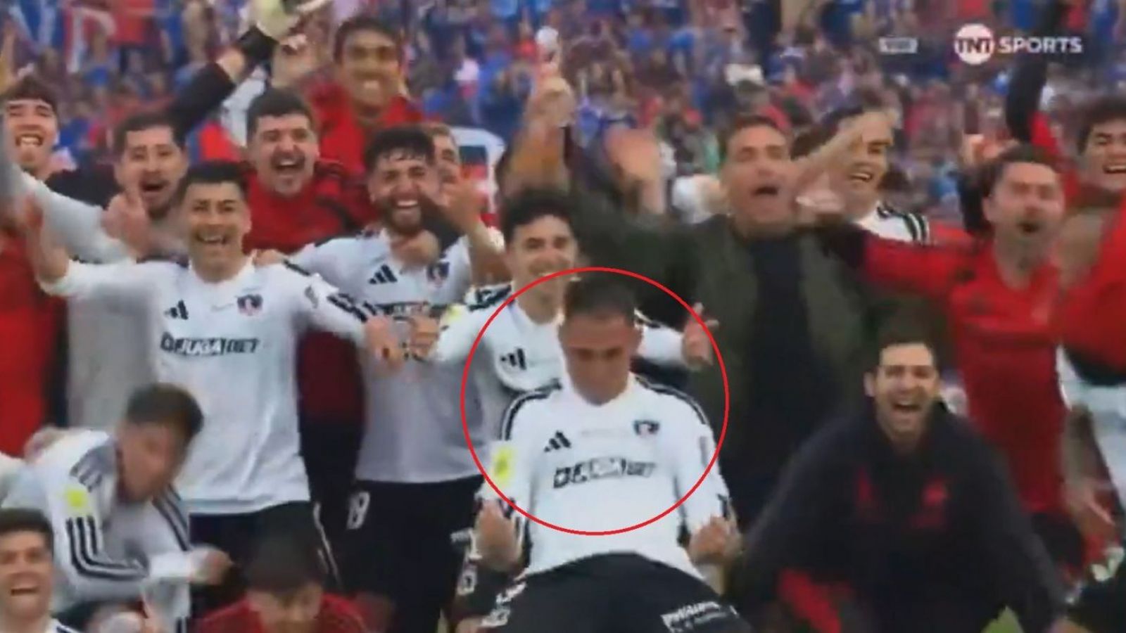El polémico gesto de Javier Correa tras victoria de Colo Colo

