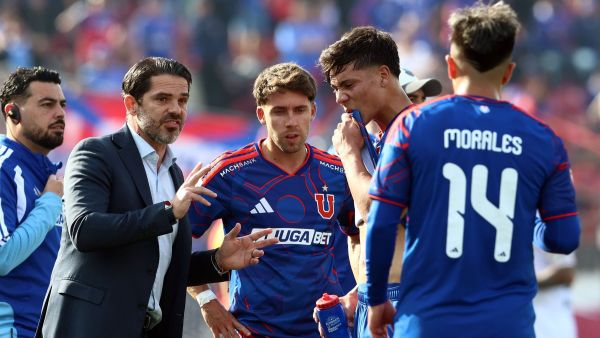 "Jugando horrible": El apuntado de los hinchas de Universidad de Chile por empate parcial en el Superclásico
