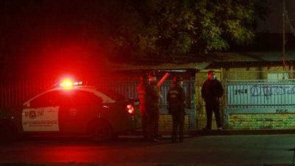 <p>Hombre muere tras recibir entre 40 y 50 puñaladas durante riña en Recoleta</p>Hombre muere tras recibir entre 40 y 50 puñaladas durante riña en Recoleta
