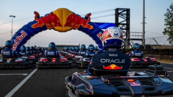 Max Verstappen volverá a sus orígenes y enfrentará a 100 pilotos en una carrera sin precedentes
