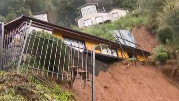 <p>Casas en riesgo inminente de derrumbe en corral</p>Casas en riesgo inminente de derrumbe en corral
