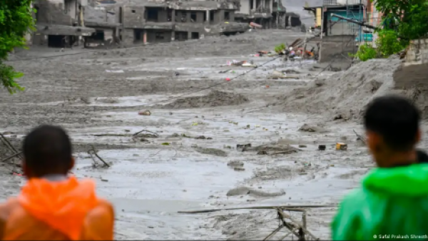 <p>Nepal: inundaciones dejan 160 muertos y 900 desaparecidos</p>Nepal: inundaciones dejan 160 muertos y 900 desaparecidos

