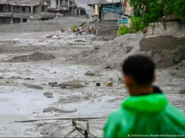 Nepal: inundaciones dejan 160 muertos y 900 desaparecidos