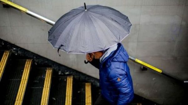 <p>Pronóstico cambia en Santiago: lluvias se intensificarán este miércoles durante la tarde</p>Pronóstico cambia en Santiago: lluvias se intensificarán este miércoles durante la tarde
