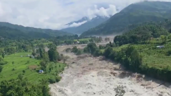 <p>353 muertos y más de 1.300 desaparecidos: ¿Qué provocó la tragedia en Nepal?</p>353 muertos y más de 1.300 desaparecidos: ¿Qué provocó la tragedia en Nepal?
